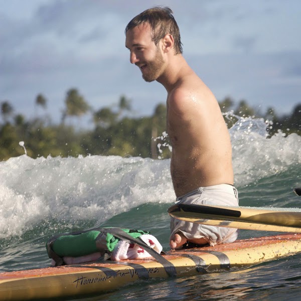 Nick-Vujicic-surfing